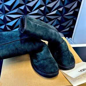Classic Black Tall Women’s UGG Size 7